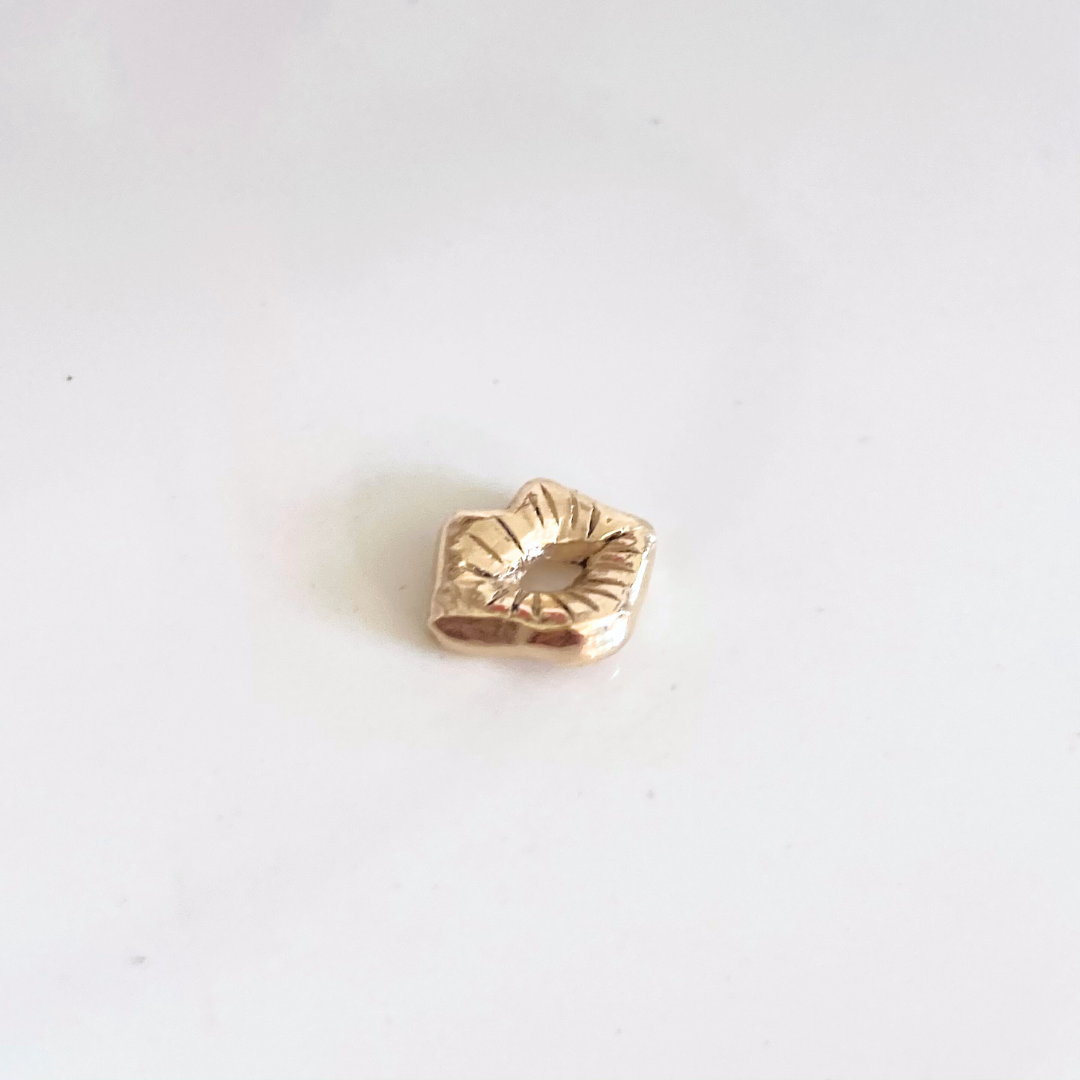 14k Gold Tiny Lips Single Stud Post Earring