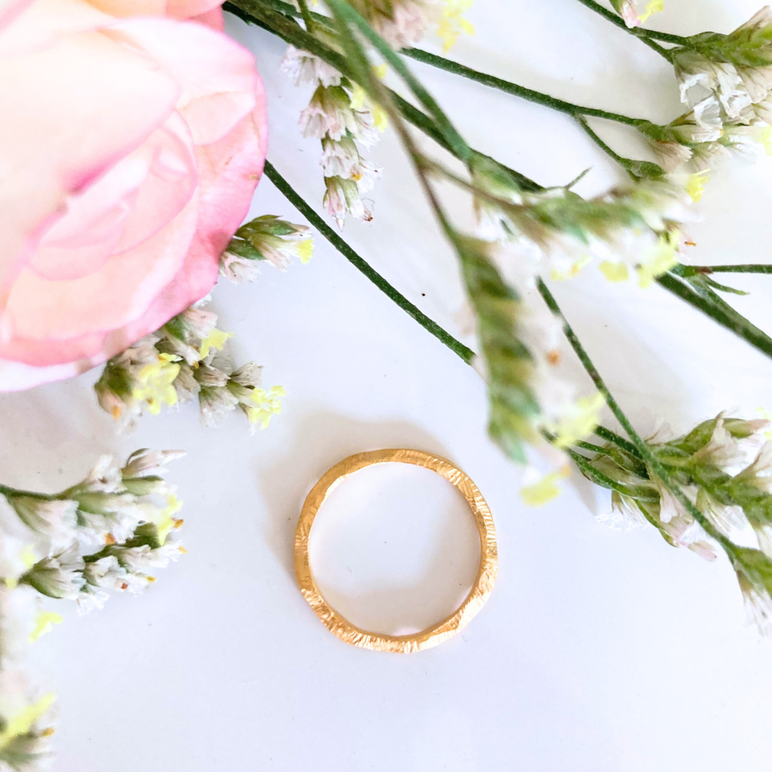 14k or 18k Yellow Gold Wavy Ring