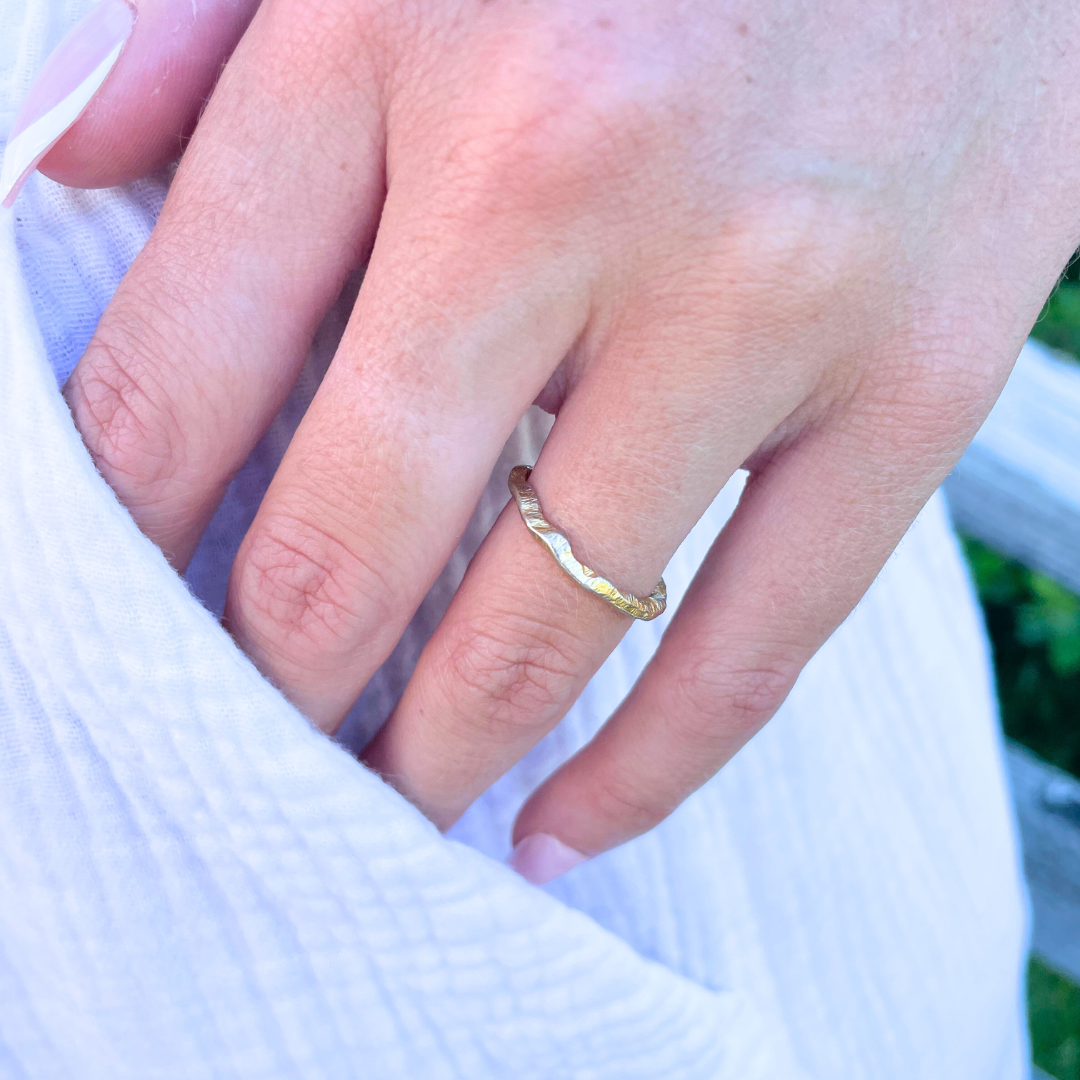 14k or 18k Yellow Gold Wavy Ring